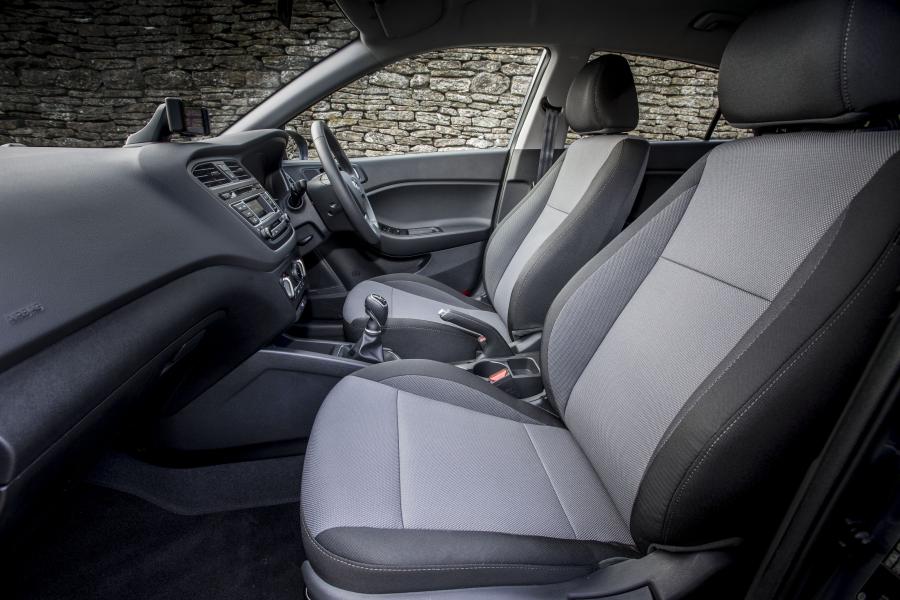  Hyundai i20 Active 2016 года  (UK) (фото 7 из 20)